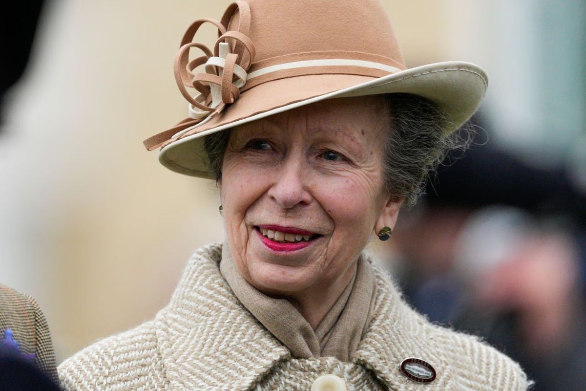 La princesa Ana es dada de alta del hospital después de una estadía de varios días