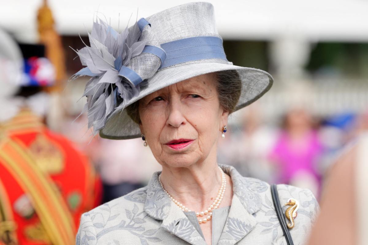 La princesa Ana es dada de alta del hospital después de una estadía de varios días