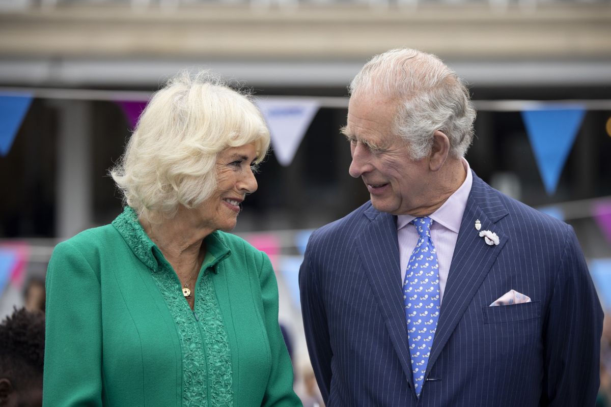 El rey Carlos III y Camilla Parker se estarían preparando para un nuevo viaje en medio del cáncer del monarca