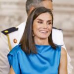 La reina Letizia dejó ver su lesión en el pie al usar sandalias planas