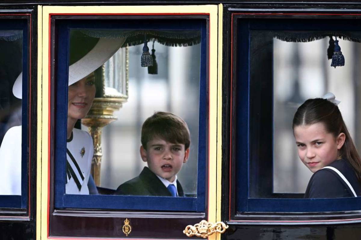 El príncipe George, la princesa Charlotte y el príncipe Louis son 'los escuderos' de Kate Middleton durante su reaparición