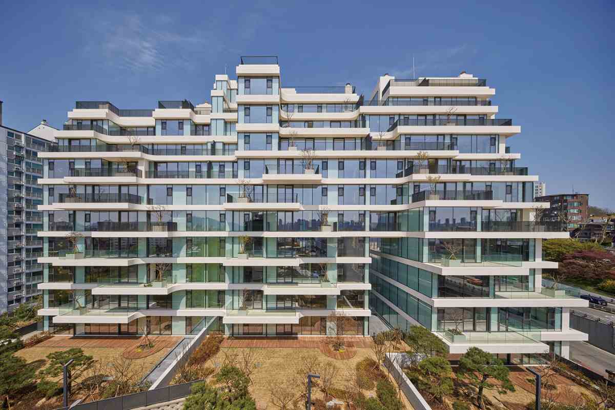 Según informes, J-Hope de BTS compró un ático por una millonaria suma en efectivo