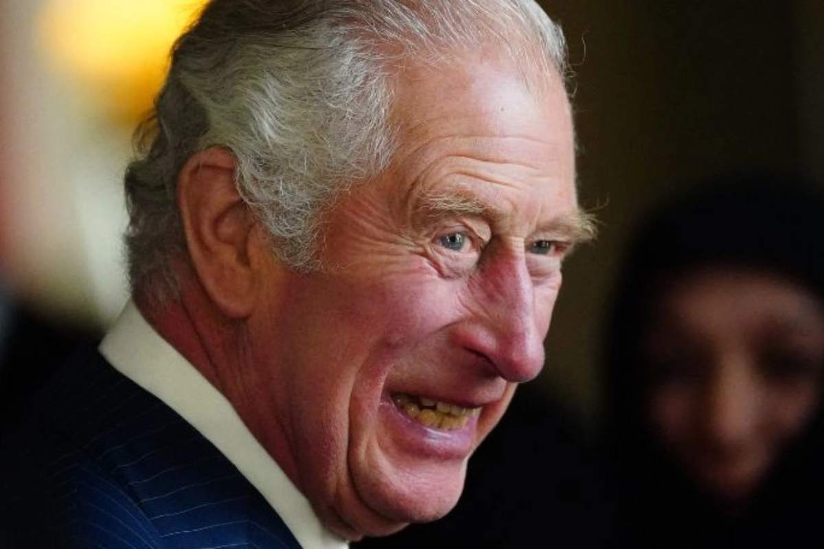 El rey Carlos III rompió de manera inesperada un protocolo real en un acto público