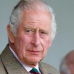 El caballo de la guardia del rey Carlos III atacó gravemente a una mujer que posaba para una foto