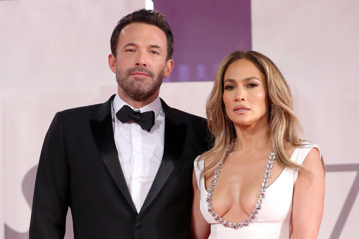 _Jennifer Lopez viajando ‘en clase económica’ para ‘ahorrar’ en medio de un supuesto divorcio con Ben Affleck