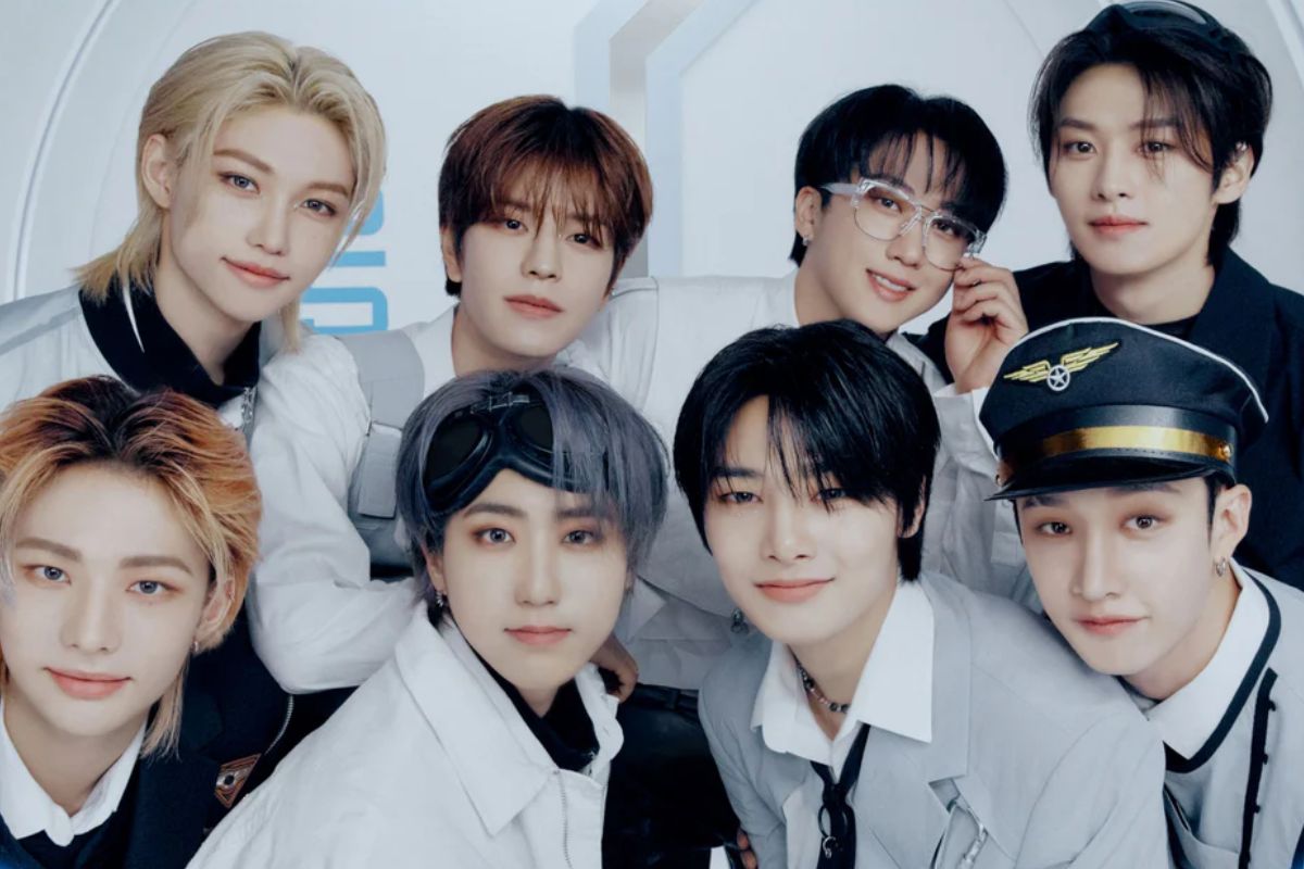 Stray Kids sufre burlas por parte de sus propios fans por no saber cómo agarrar un arma