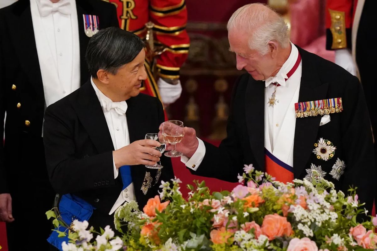 ¿El rey Carlos III ha eliminado la tradicional piña de los banquetes de Estado?