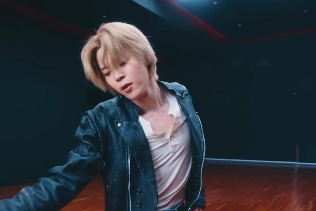 Jimin de BTS cautiva a sus fanáticos con el vídeo de práctica de baile para 'Who'