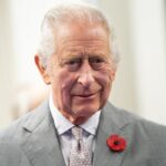 El rey Carlos III deja su huella en la Semana de la Moda de Londres colaborando con una marca