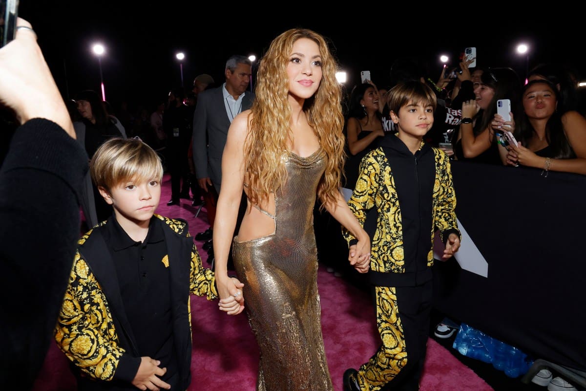 Shakira se niega a comprarle teléfonos moviles a sus hijos