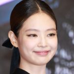 El atuendo de Jennie de BLACKPINK en un reciente evento 'desconcierta' a sus fanáticos El atuendo de Jennie de BLACKPINK en un reciente evento 'desconcierta' a sus fanáticos