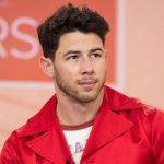 Nick Jonas salió corriendo del escenario tras ser apuntado con un láser