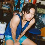 V de BTS se vuelve viral por su icónica reacción a los músculos de un ARMY