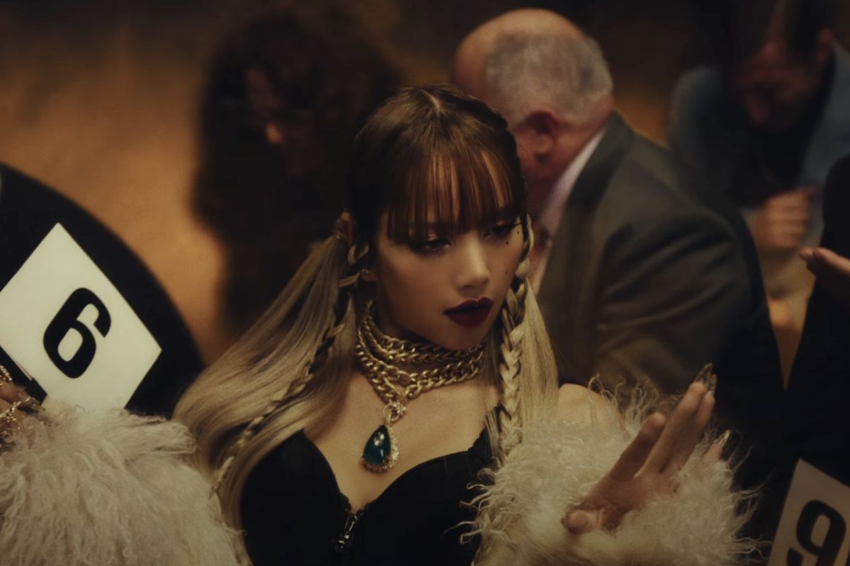 Lisa de BLACKPINK lanzó un nuevo video coreográfico para su sencillo 'FUTW' Lisa de BLACKPINK lanzó un nuevo video coreográfico para su sencillo 'FUTW'