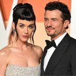 Katy Perry pausa su show y acusar a un fan de enviarle mensajes a su esposo 'voy a hacer que te eliminen'