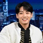 Jungkook de BTS se disculpa por usar una controversial propaganda política tras su alta militar