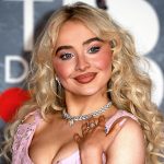 Sabrina Carpenter podría considerar "prohibir" los teléfonos celulares de sus conciertos en un futuro