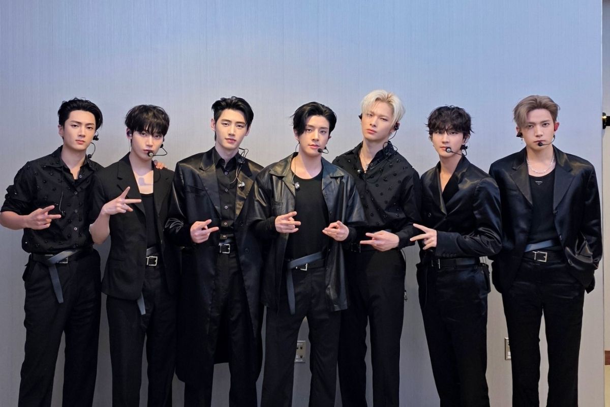 ENHYPEN en controversia por el diseño de su nueva mercancía "está horrible"