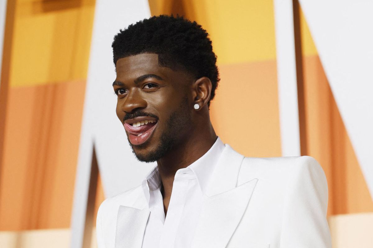 Lil Nas X es liberado tras ser acusado de 4 delitos graves luego de supuestamente agredir y herir a policías