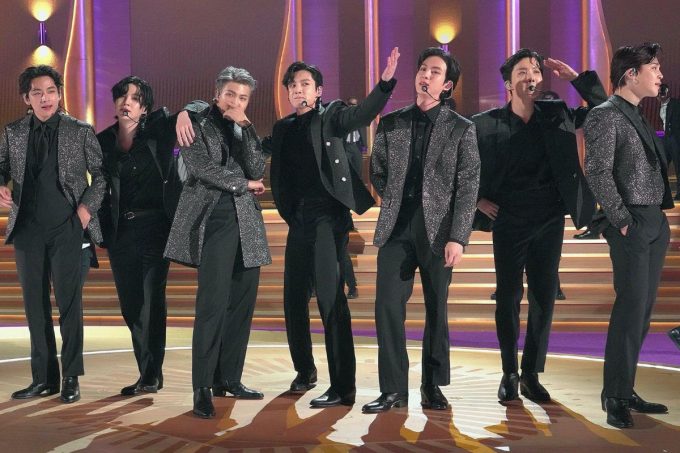 BTS gana votaciones de Billboard para dar el show de medio tiempo del Super Bowl 2026