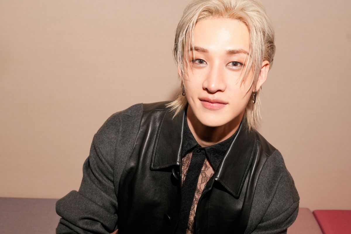 Bang Chan de Stray Kids irradió carisma en su llegada al desfile de moda de Fendi