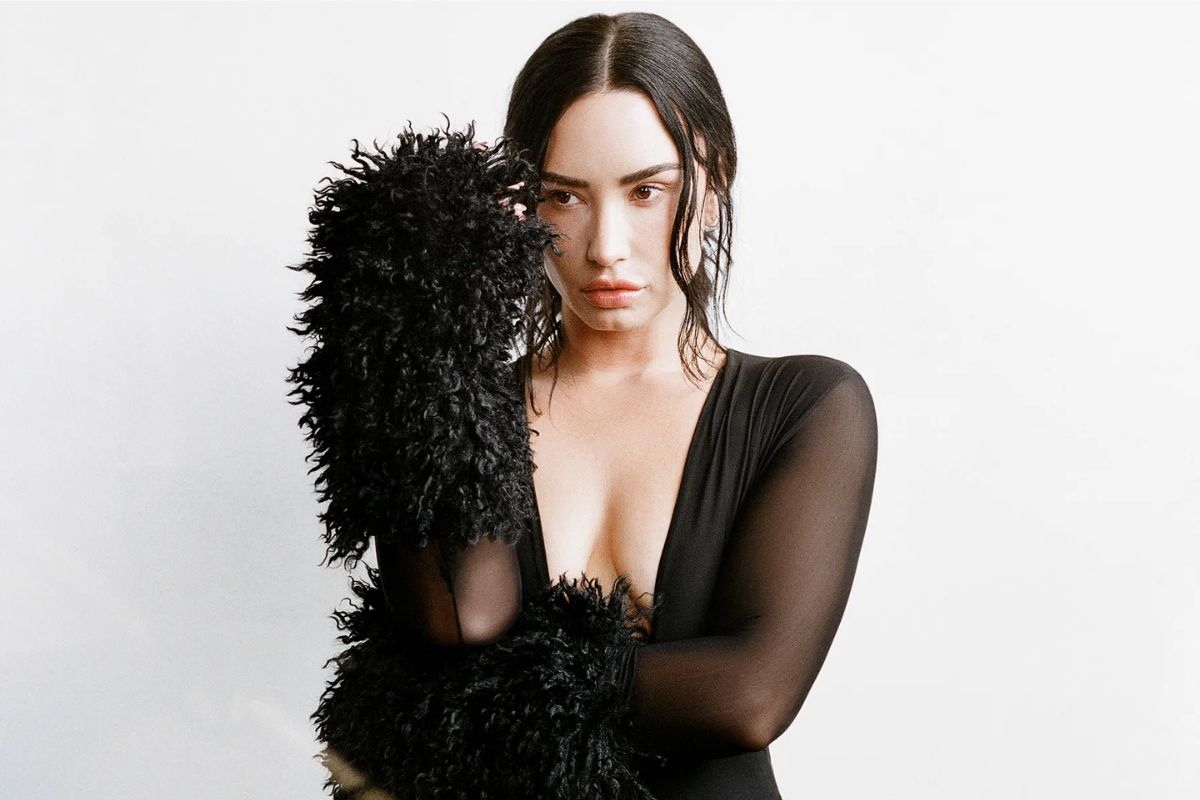 Demi Lovato anuncia la fecha de lanzamiento de su próximo álbum 'It's Not That Deep'