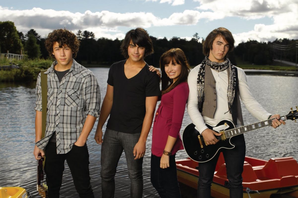 Disney presenta el elenco de 'Camp Rock 3' generando reacciones divididas