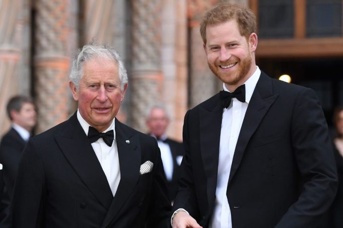 El círculo íntimo del rey Carlos III habría confirmado una reunión privada con el príncipe Harry