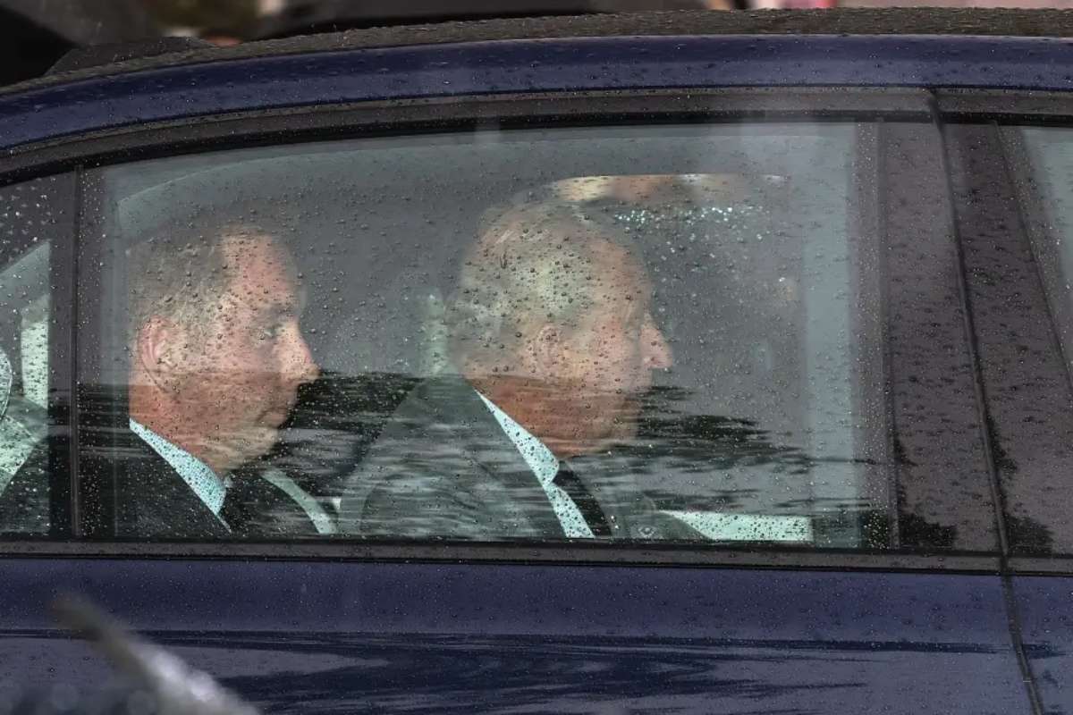 El príncipe Harry da noticias sobre su padre, el rey Carlos III, tras su primer reencuentro en más de un año