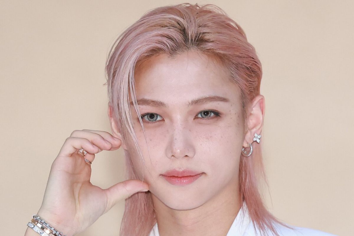 Felix de Stray Kids irradió vibras etéreas en la apertura del HAUS NOWHERE en Seúl