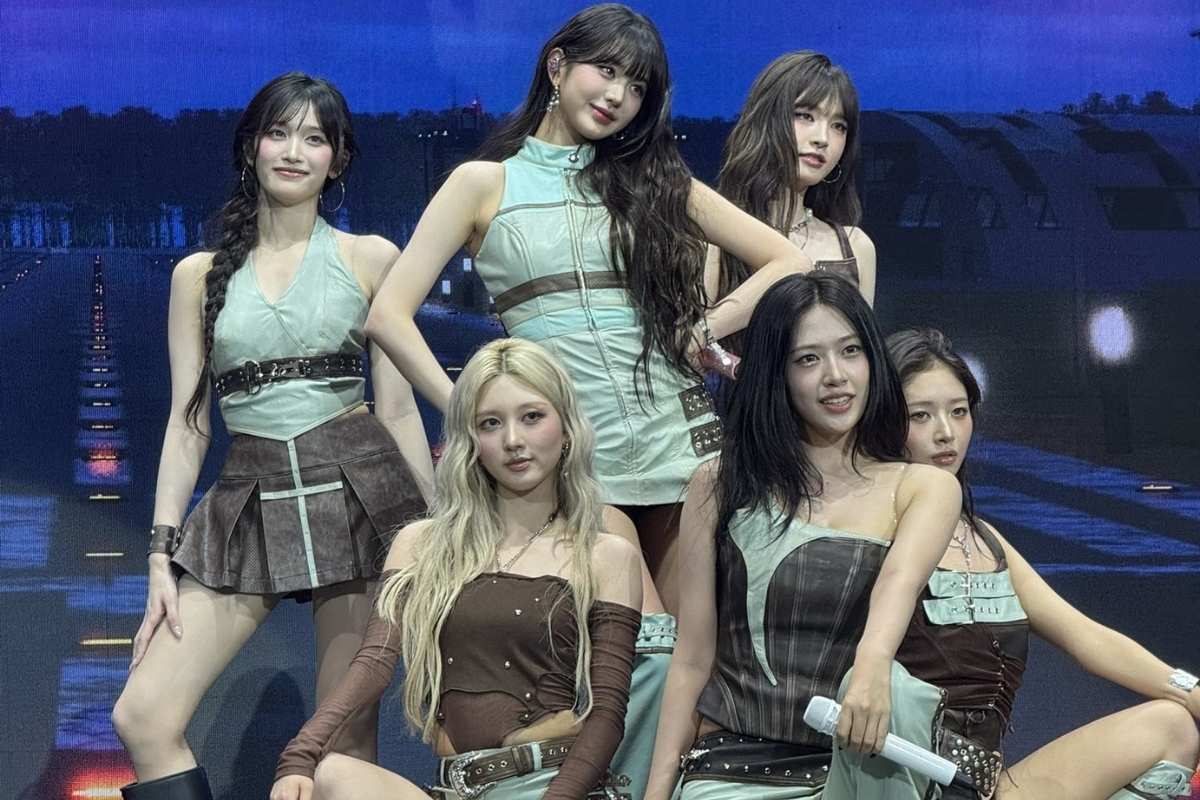 Yujin de IVE es elogiada por su reacción ante la falla de su micrófono en el escenario