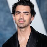 Joe Jonas es acusado de consumir estupefacientes en pleno concierto de los Jonas Brothers