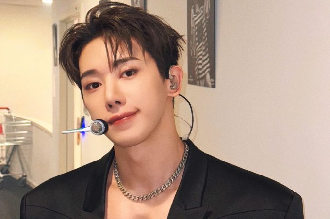 Wonho de Monsta X sorprende con una atrevida selfie sin pantalones