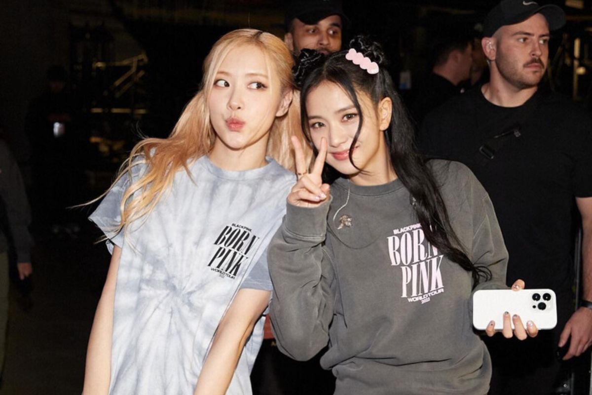 BLACKPINK Jisoo y Rosé casi se besan en los labios en pleno el concierto