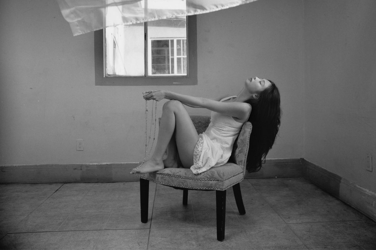 Jennie de BLACKPINK irradia carisma en nuevas fotos para CR Fashion Book