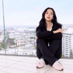 Jisoo de BLACKPINK bromea sobre raparse su cabello para su próximo concierto