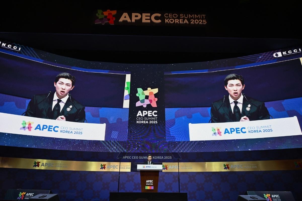 RM de BTS marca un momento histórico para el K-pop al hablar ante líderes mundiales en la cumbre de la APEC