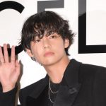 V de BTS comparte una nueva sesión fotográfica de otoño para CELINE