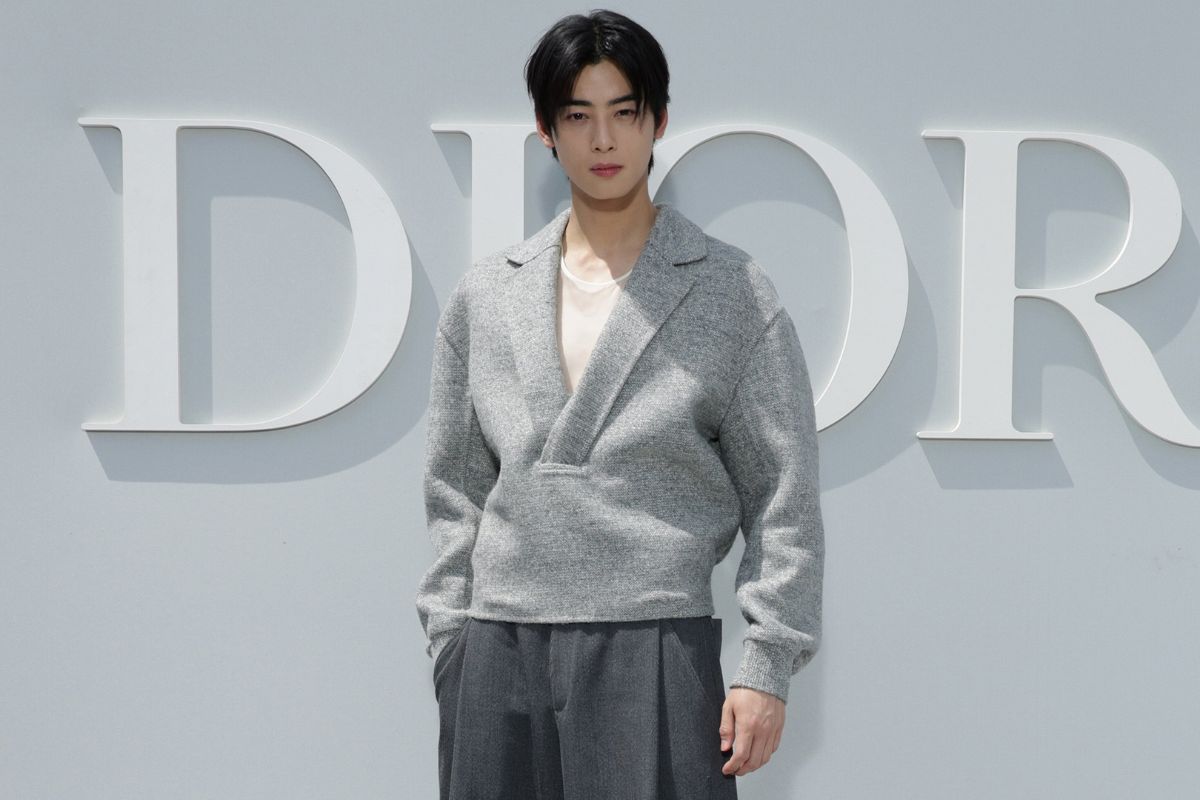 Cha Eunwoo sorprende a sus fans con un evento de "llamada telefónica"