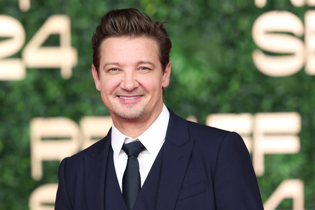 Jeremy Renner es acusado de amenazar a una socia de cine con llamar a ICE y de conducta sexual inapropiada