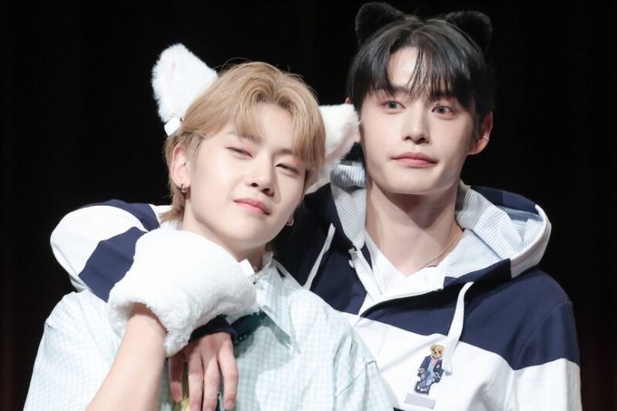 Jiwoong y Matthew de ZEROBASEONE colapsaron las redes al darse un inesperado beso en los labios