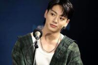 Jungkook de BTS comparte lo que lleva en su bolso en un nuevo video