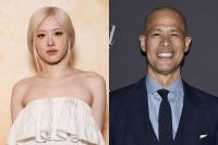 Rosé luce brillante y audaz junto al periodista de televisión de la CBS Mornings, Vladimir Duthiers