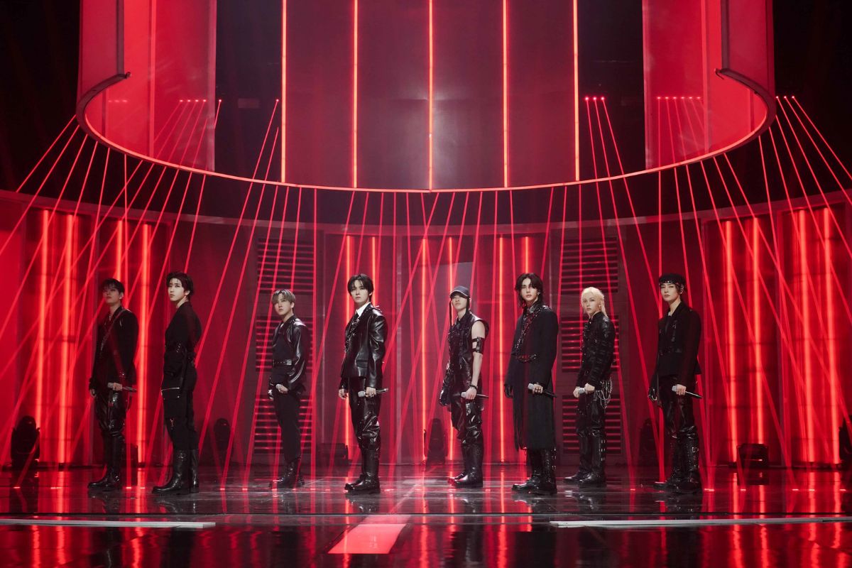 Stray Kids lanza el video mashup de "DO IT"