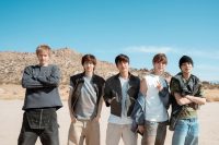 Un fuerte caos en el aeropuerto por la llegada de CORTIS deja una azafata herida