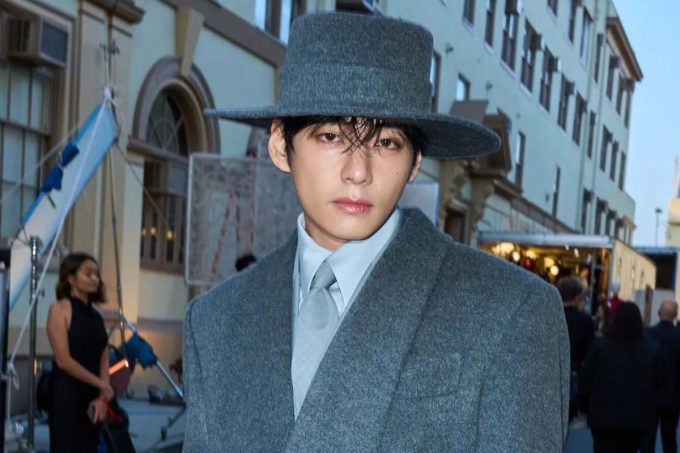 V de BTS regresa a los escenarios entre lágrimas 'extrañaba mucho esta vista'