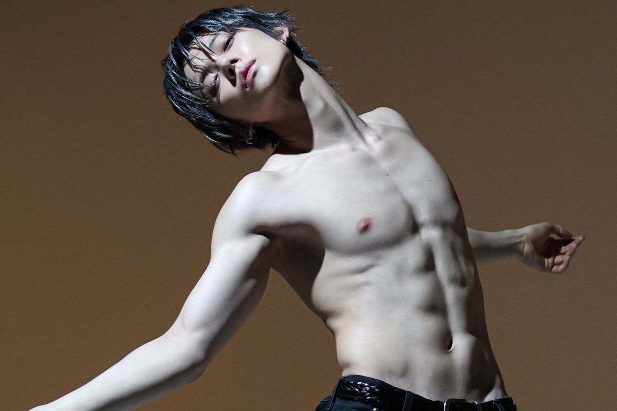 Yeonjun de TXT comparte nuevas y candentes fotografías sin camisa