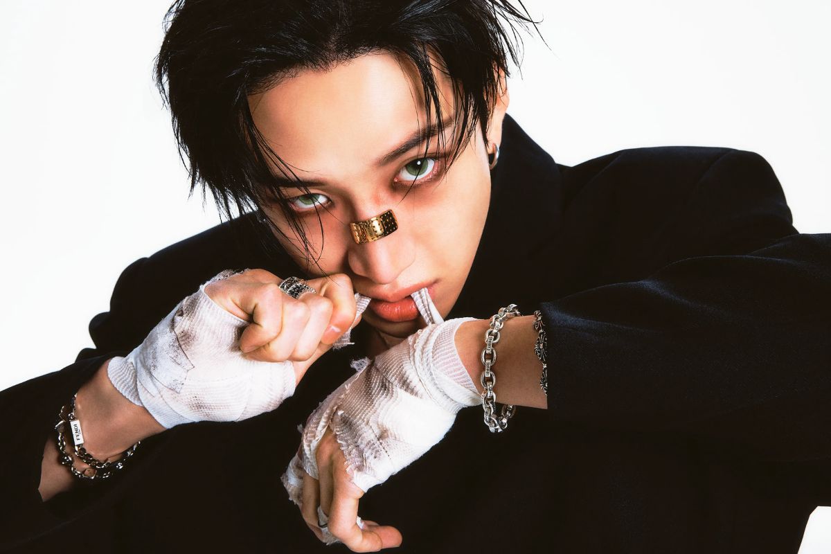 Bang Chan de Stray Kids levanta 200 kg en prensa de pierna en un nuevo video