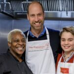 El príncipe William y el príncipe George se unen para preparar un solidario almuerzo de Navidad
