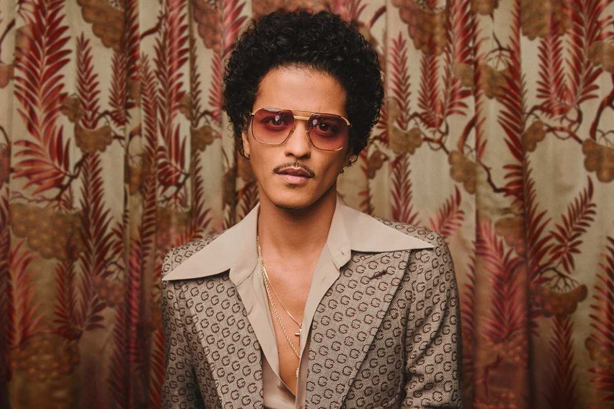 Bruno Mars anuncia que su próximo álbum ya está terminado